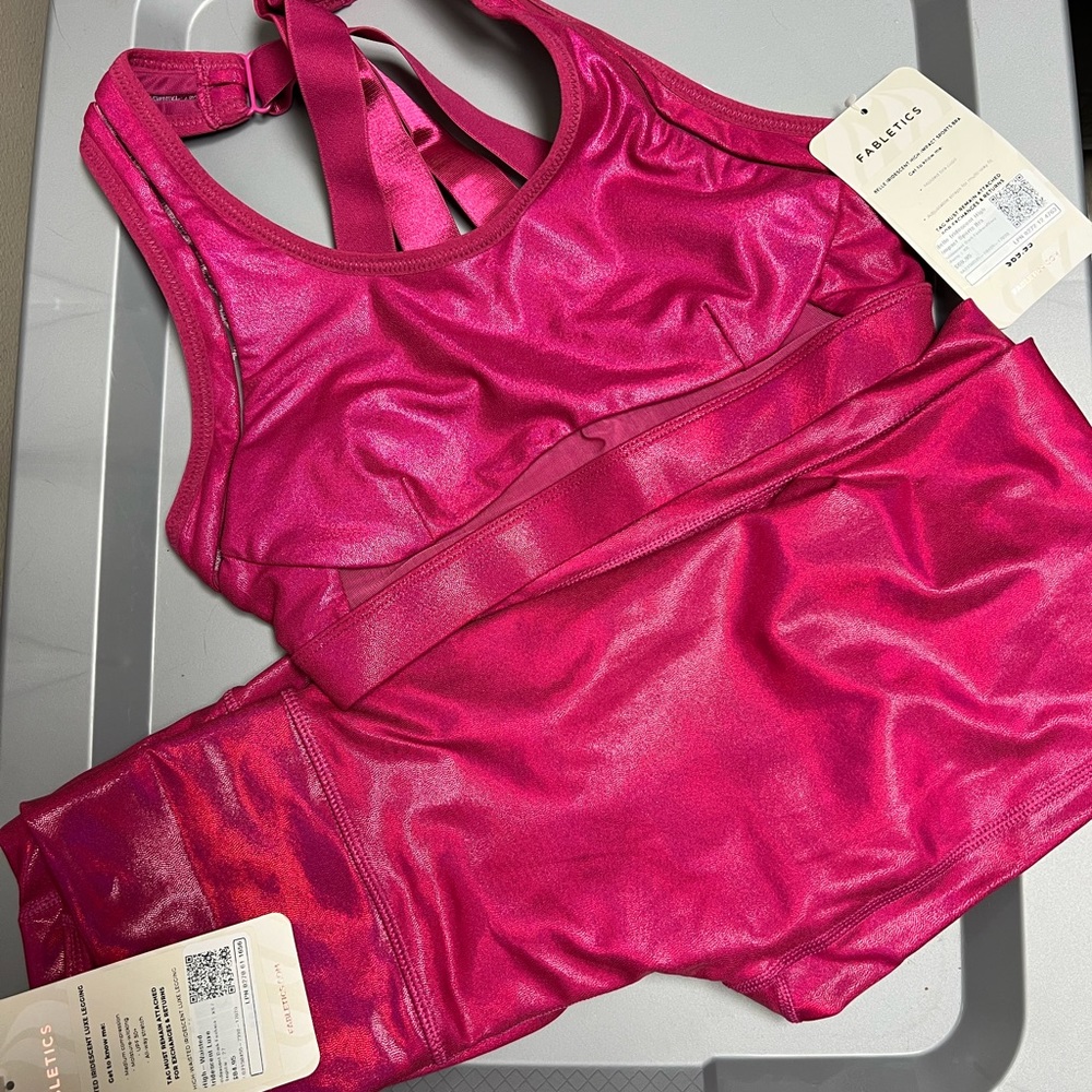 Fabletics Belle Iridescent Outfit